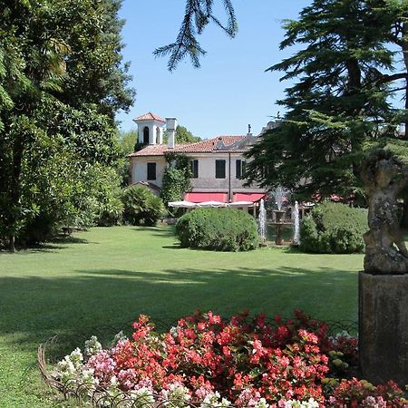 Hotel Villa Luppis Pasiano Di Pordenone ภายนอก รูปภาพ