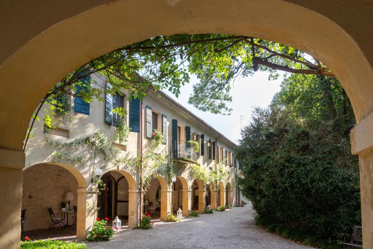 Hotel Villa Luppis Pasiano Di Pordenone ภายนอก รูปภาพ