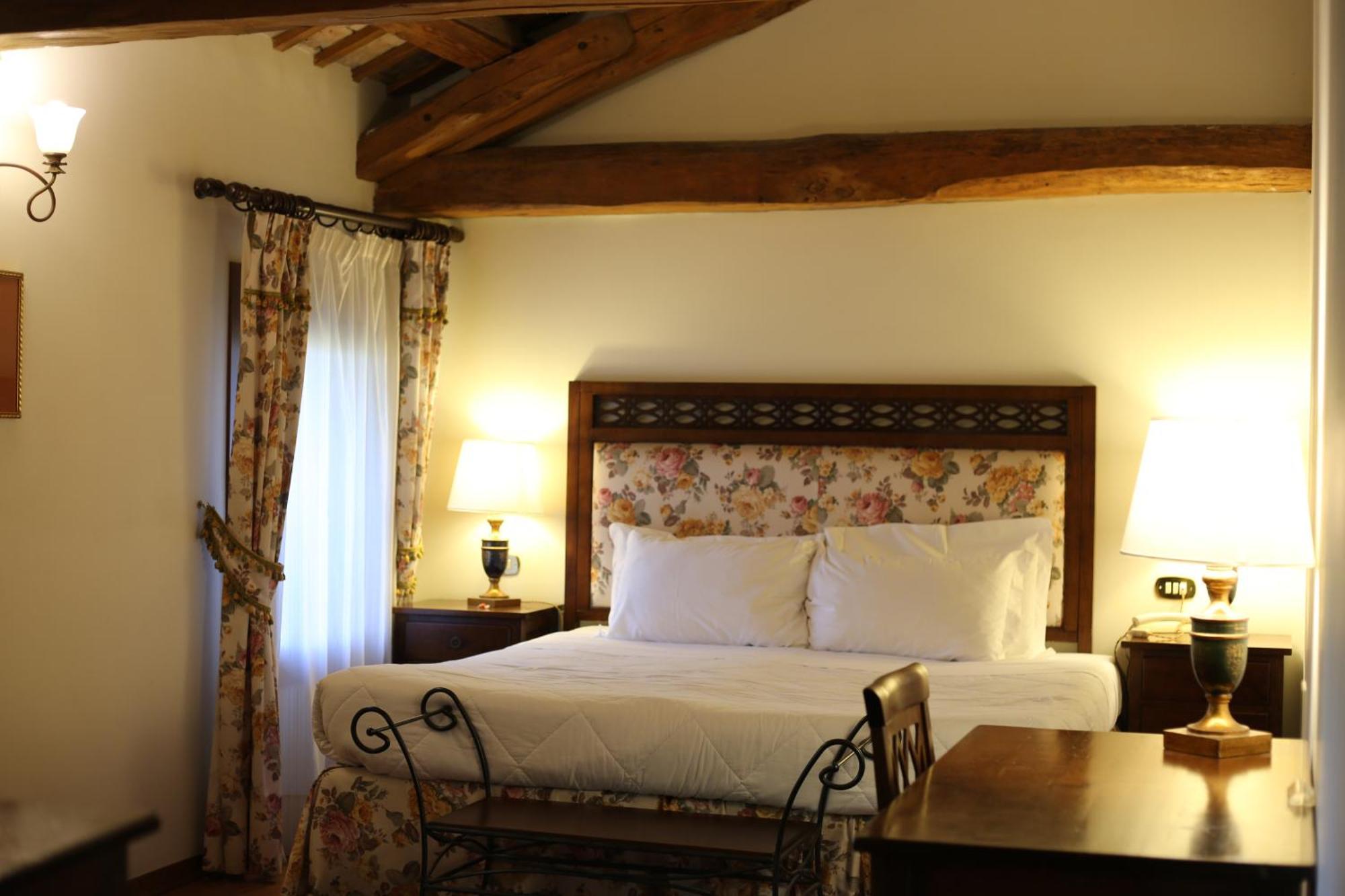 Hotel Villa Luppis Pasiano Di Pordenone ภายนอก รูปภาพ