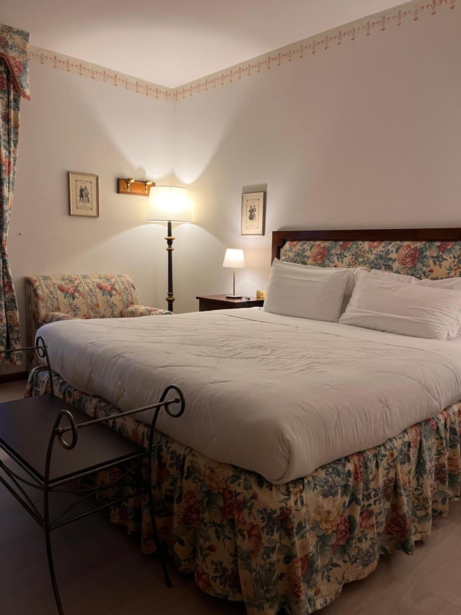 Hotel Villa Luppis Pasiano Di Pordenone ภายนอก รูปภาพ